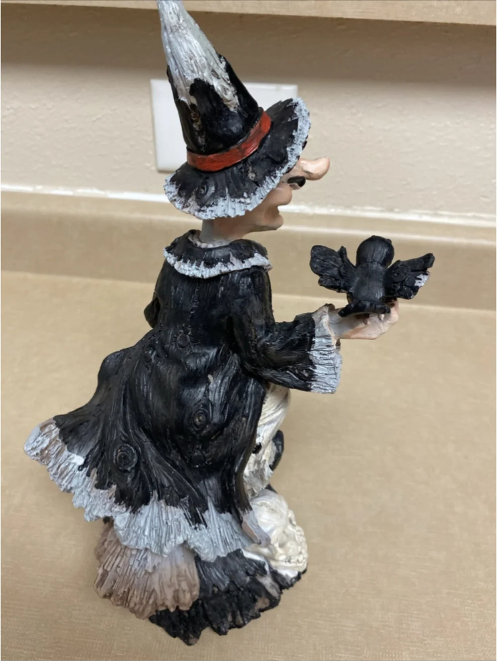HALLOWEEN WITCH Drift wood decor